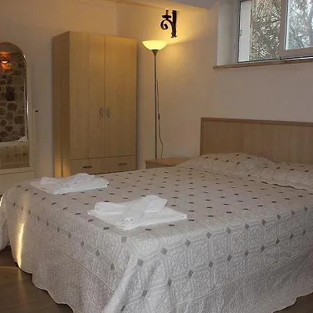 Otel Korsan Ada Kaş